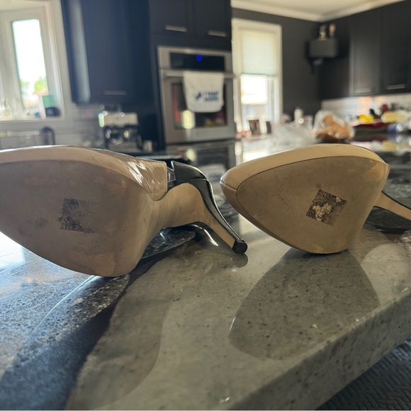 Beige and black heels 💛 - Picture 6 of 6